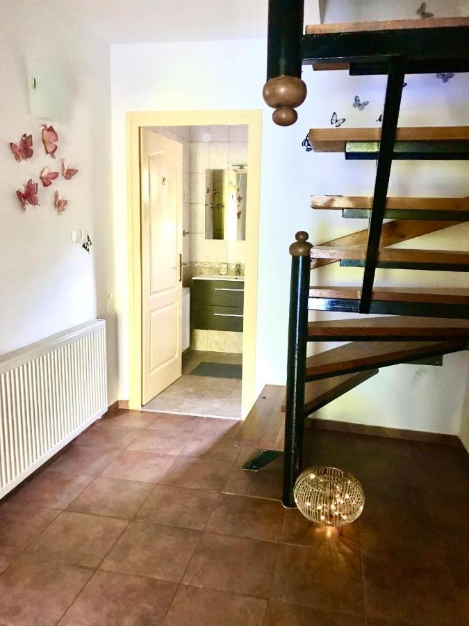 Viharsarki Apartman Gyula Exterior foto