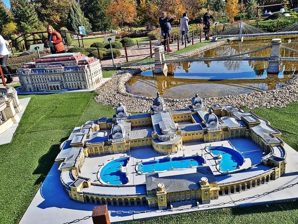 Viharsarki Apartman Gyula Exterior foto