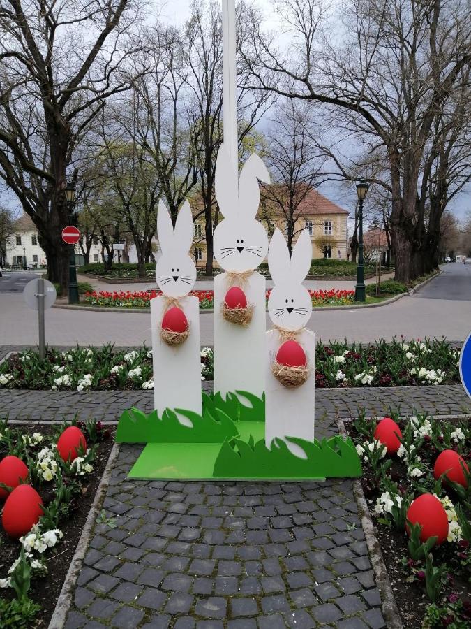 Viharsarki Apartman Gyula Exterior foto